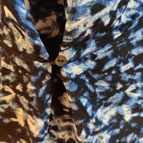 Maternity and Nursing Blue Blouse - Picture 6 of 7